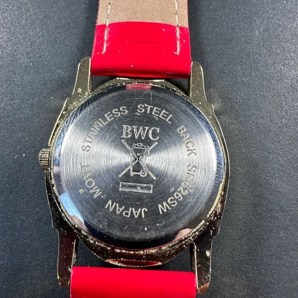 VTG WOMANS BWC AVON WATCH, RED BAND, QUARTZ,